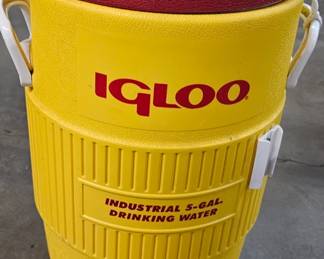 IGLOO WATER COOLER