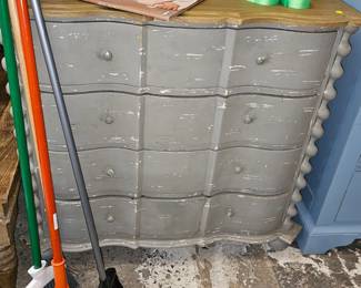 CHEST OF DRAWERS