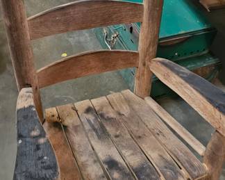 WOODEN ROCKING CHAIR