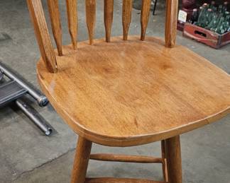 SWIVEL BAR STOOL