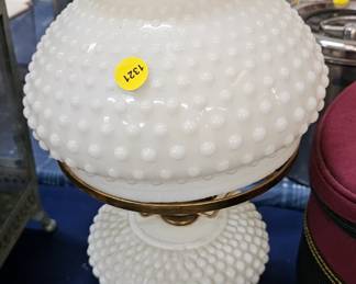 MILKGLASS LAMP