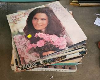 LOT OF VINTAGE RECORD ALBUMS