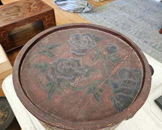 19th c. antique Chinese hat box