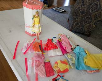 vintage 1965 original FRANCIE doll with carry case and clothes & accessories