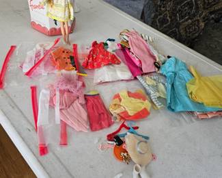 vintage 1965 original FRANCIE doll with carry case and clothes & accessories