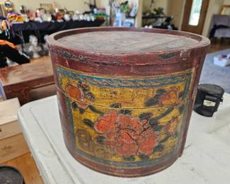 19th c. antique Chinese hat box