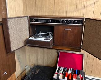 wall mount record player stereo