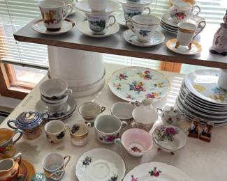 tea cups and saucers