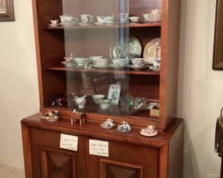 2pc china hutch with storage below