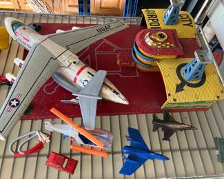 Vintage City Airport, 1960's toy airplanes