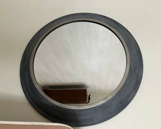 Round mirror w gray frame