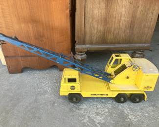 Vintage toy Michigan model T-24 Clark Equipment crane