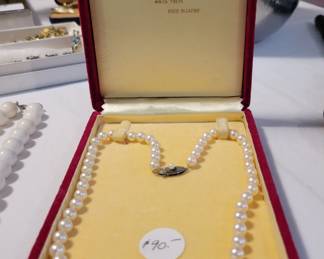 Vintage cultured pearls