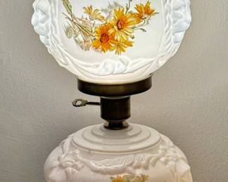 Daisy hurricane lamp