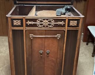 1930's Westinghouse radio 