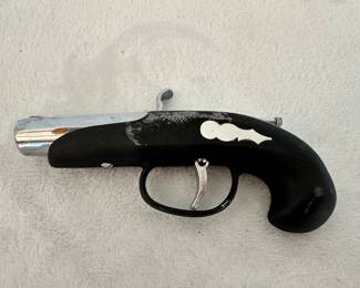Flintlock pistol lighter