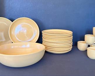 Yellow pottery 