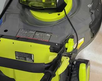 Electric Lawnmower, barely used, with batteries