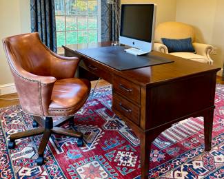 Office Desk & Apple Computer