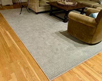 Geometric Area Rug (light blue, cream)