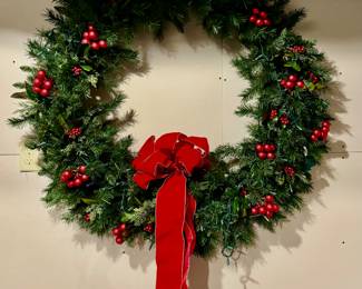 Lighted Holiday Wreath
