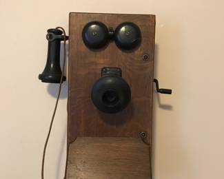 1941 Hand Crank telephone