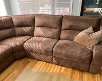 9.5' x 9.5' Electric Recliners