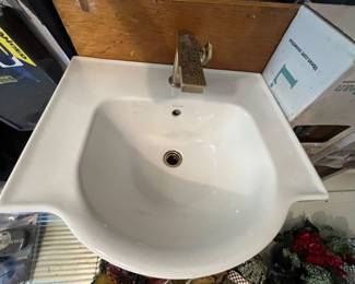 New Pedestal Ceramic Sink