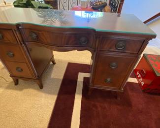 Thomasville Furniture Company Vanity/Desk
30" x 50"x 19" (Part of bedroom suite)