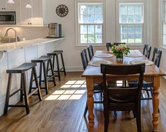 Stools, farn table