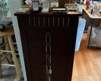 Pretty jewelry chest!
