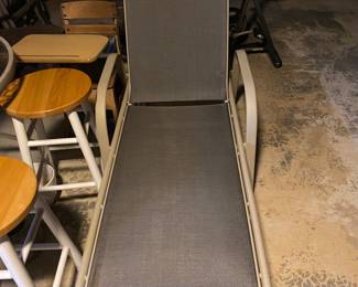 Adjustable lounge chair