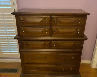 Chest of drawers (part of a 4 piece twin suite)
