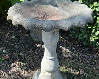 Cement bird bath