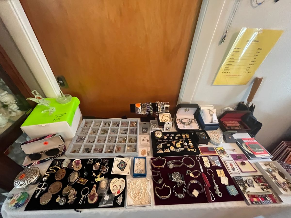 Diane's Estate Sales, New Port Richey starts on 10/18/2024