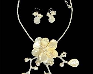 Freshwater Pearl And Shell Necklace Earring Set