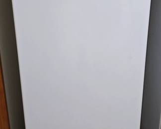Mid size refrigerator 