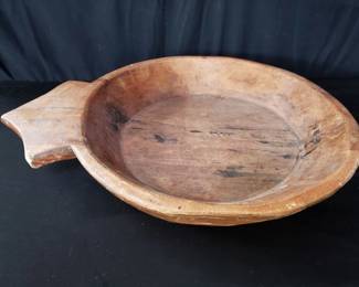 Lot # : 560 - Primitive bowl
