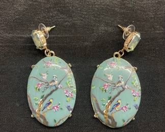 Lot # : 373v - Birds floral earrings
