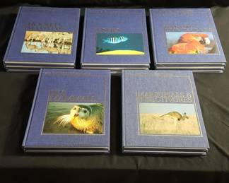 Lot # : 491 - Group of 13 All Of The World Animals books
