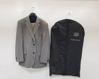 Lot # : 543 - Hugo Boss men's suit and pants
