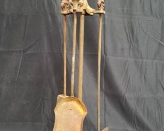 Lot # : 578 - Iron fireplace tools and stand
