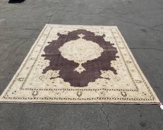 Lot # : 524 - Handmade rug
