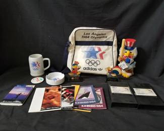 Lot # : 317 - Group of 1984 Los Angeles Olympics novelty
