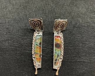 Lot # : 361v - Abstract artistic earrings
