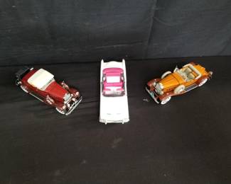 Lot # : 374 - Box of miniature cars
