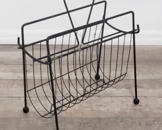 Lot # : 72 - Mid century modern wire magazine rack
