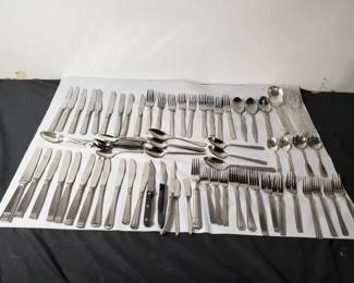 Lot # : 444 - Group of flatware

