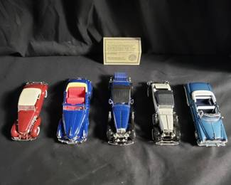 Lot # : 372 - Lot of cars
