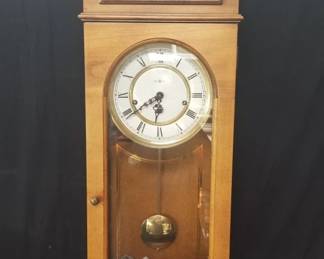 Lot # : 534 - Howard Miller wall clock
